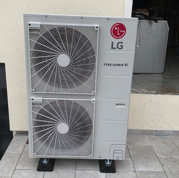 Groupe LG Therma V de pompe à chaleur air-eau sur plots