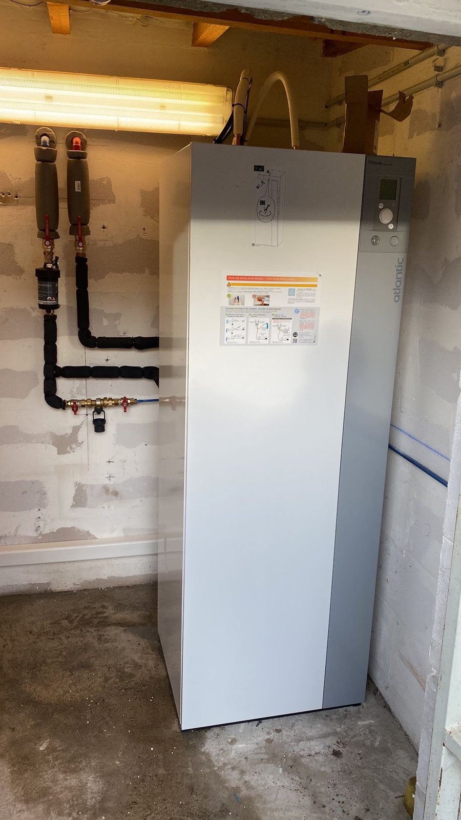 Module intérieur de pompe à chaleur en garage