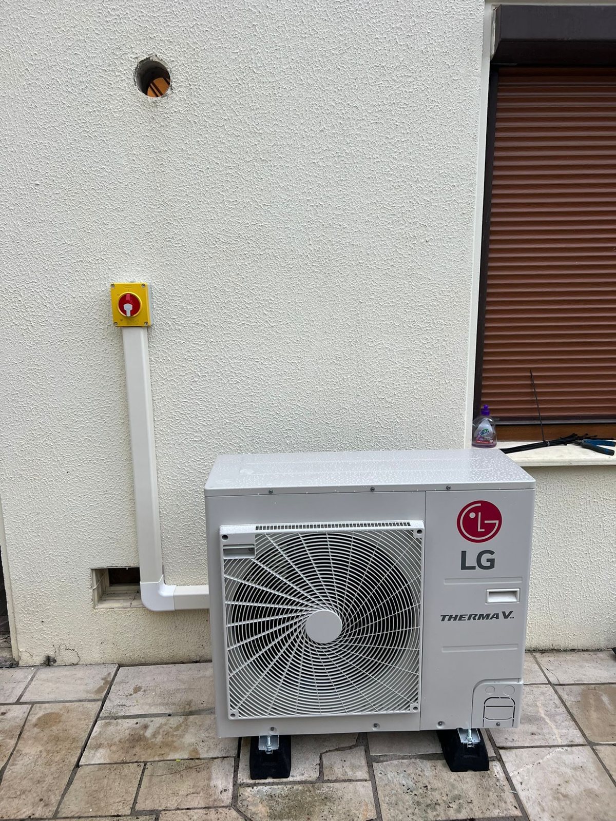 Groupe LG au sol avec arrêt de proximité